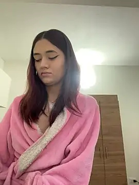 HallieLemon1 online show from December 24, 2024, 2:33 pm