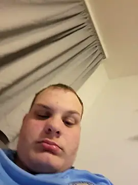 Nicolasjlhkjzl online show from April 8, 2026, 7:36 pm