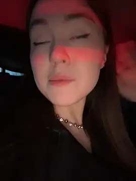 Peachy Dream online show from March 15, 2026, 4:35 pm