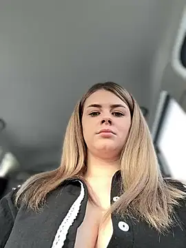 Love Bri online show from February 26, 2025, 11:41 am