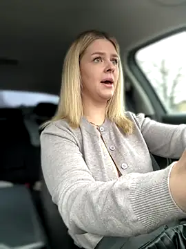 Love Bri online show from November 9, 2025, 9:51 am