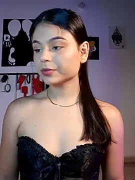 Cleo hills online show from May 10, 2026, 2:44 pm