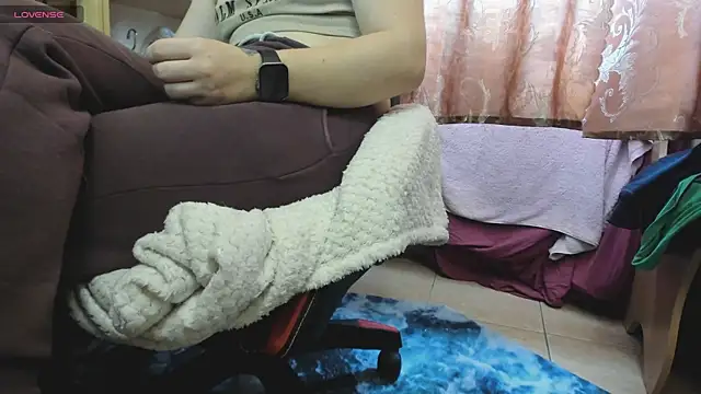 Snapshot of Queen_Sport chatting on October 31, 2025, 8:15 am Queen Sport online show from October 31, 2025, 8:15 am