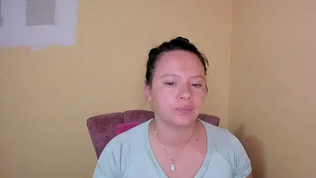 Snapshot of lauraguzman chatting on July 18, 2026, 4:16 am lauraguzman online show from July 18, 2026, 4:16 am