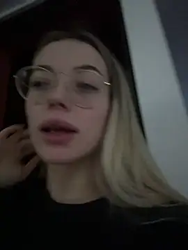 KylieJoyce online show from January 1, 2025, 1:47 am