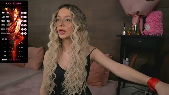 KylieJoyce online show from February 6, 2025, 10:43 pm