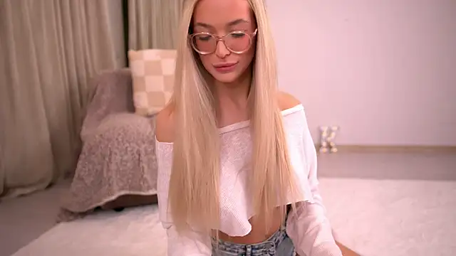 KylieJoyce online show from February 7, 2026, 9:29 pm