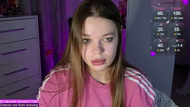 ValBae online show from October 14, 2025, 9:04 pm