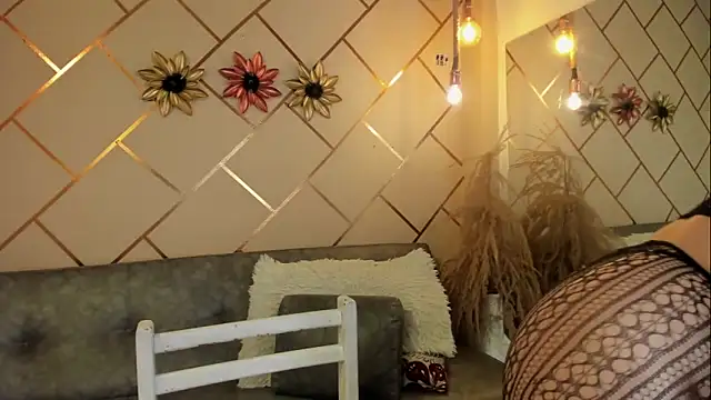 marianeporter   online show from November 18, 2025, 10:03 pm