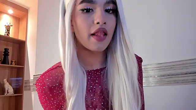 Sophia Cambpell online show from April 8, 2026, 10:10 pm