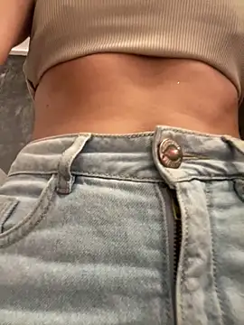 Snapshot of AbyThompson chatting on March 3, 2025, 11:35 pm AbyThompson online show from March 3, 2025, 11:35 pm