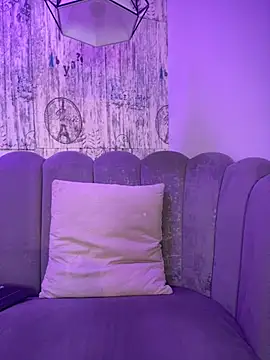 Snapshot of AbyThompson chatting on September 25, 2025, 7:28 pm AbyThompson online show from September 25, 2025, 7:28 pm