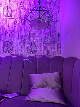 Snapshot of AbyThompson chatting on November 11, 2025, 12:16 pm AbyThompson online show from November 11, 2025, 12:16 pm