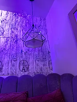 Snapshot of AbyThompson chatting on December 2, 2025, 4:35 pm AbyThompson online show from December 2, 2025, 4:35 pm