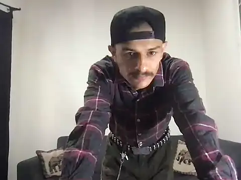 HorrorotikA online show from March 31, 2026, 7:36 pm