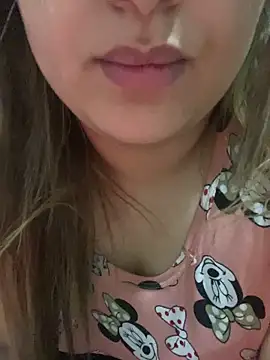 yassminsexy22 online show from February 15, 2026, 2:41 am