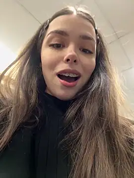 pantyless online show from April 28, 2026, 12:09 am