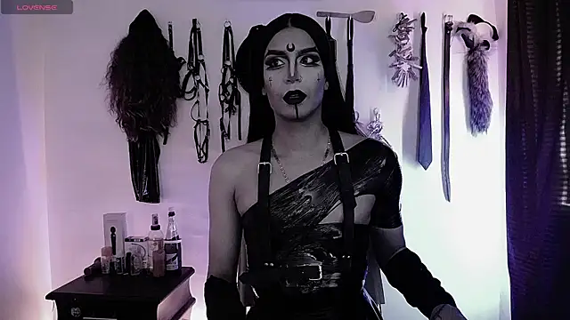 akinoro  online show from October 31, 2025, 8:10 pm