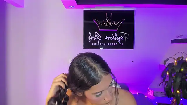 CamilaHarperr  online show from February 25, 2025, 4:35 am