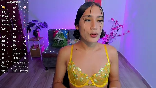 Snapshot of CamilaHarperr_ chatting on July 5, 2026, 12:50 am CamilaHarperr online show from July 5, 2026, 12:50 am