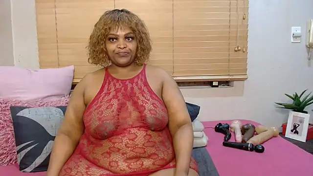 Snapshot of HotCurvyAssx38 chatting on October 7, 2025, 3:58 am HotCurvyAssx38 online show from October 7, 2025, 3:58 am