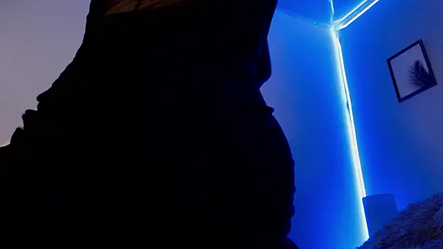 SophiaJoliebm online show from January 8, 2025, 6:41 am