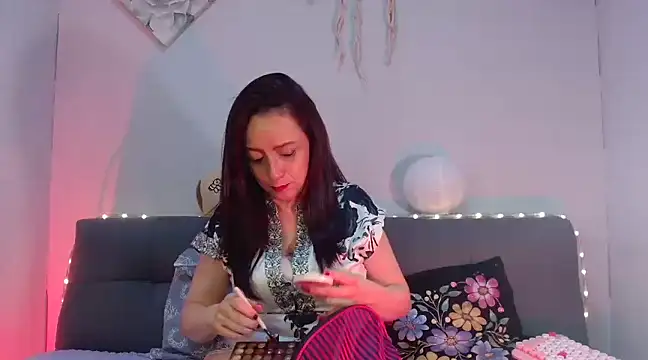 catalinamommyx online show from February 14, 2025, 6:23 am