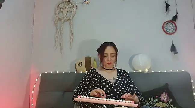 catalinamommyx online show from February 20, 2025, 9:55 am