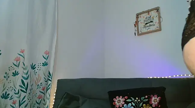 catalinamommyx online show from March 18, 2025, 6:36 am