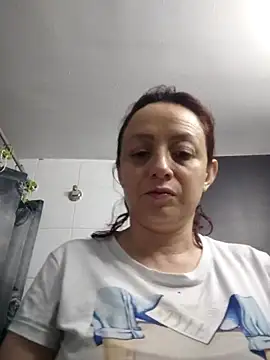 catalinamommyx online show from September 30, 2025, 1:21 am