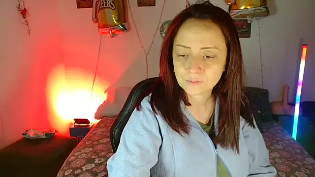 catalinamommyx online show from October 20, 2025, 5:19 am