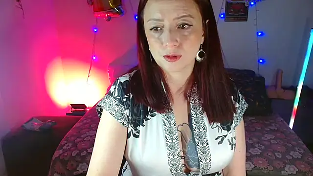 catalinamommyx online show from October 21, 2025, 12:44 am