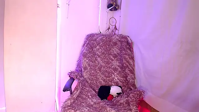 danita veelz online show from November 14, 2025, 6:56 am