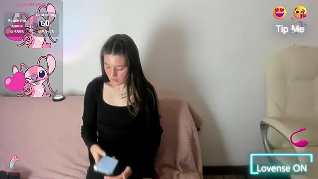 Snapshot of Tesa_cute chatting on November 12, 2025, 10:52 pm Tesa cute online show from November 12, 2025, 10:52 pm