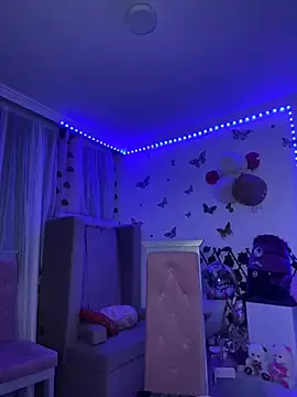 lina pink online show from January 13, 2025, 2:18 am