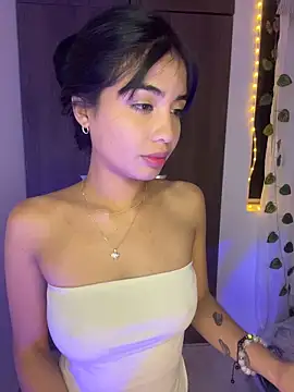 lina pink online show from April 3, 2026, 1:58 am