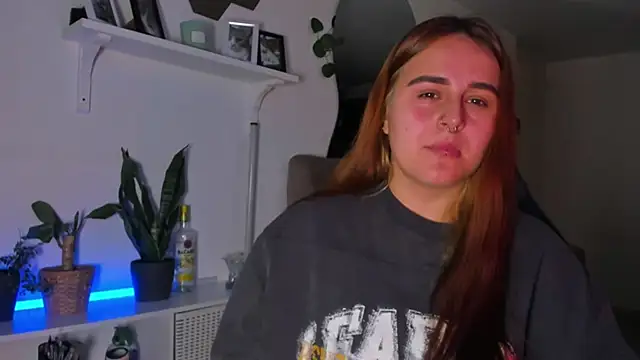 evy orange1 online show from February 11, 2026, 2:49 am