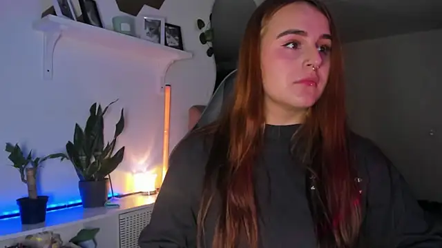 evy orange1 online show from February 19, 2026, 3:35 am