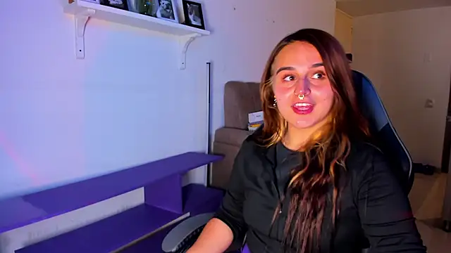 evy orange1 online show from April 9, 2026, 2:44 am