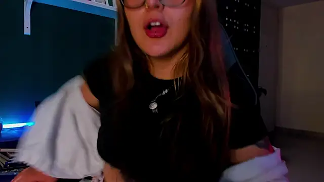 evy orange1 online show from June 5, 2026, 12:28 am