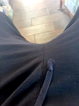 josle24 online show from December 3, 2025, 6:28 pm