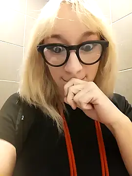 Snapshot of Giuliana_baby chatting on January 16, 2025, 11:26 am Giuliana baby online show from January 16, 2025, 11:26 am
