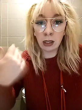 Snapshot of Giuliana_baby chatting on January 31, 2025, 11:13 am Giuliana baby online show from January 31, 2025, 11:13 am