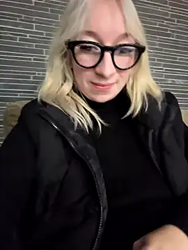 Snapshot of Giuliana_baby chatting on February 16, 2025, 8:00 pm Giuliana baby online show from February 16, 2025, 8:00 pm