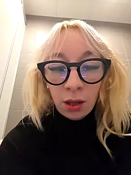 Snapshot of Giuliana_baby chatting on February 19, 2025, 11:49 am Giuliana baby online show from February 19, 2025, 11:49 am