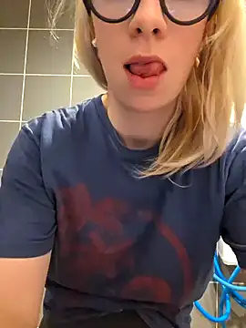 Snapshot of Giuliana_baby chatting on March 8, 2025, 10:22 am Giuliana baby online show from March 8, 2025, 10:22 am