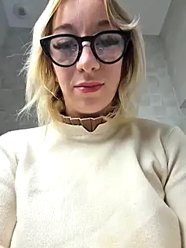 Snapshot of Giuliana_baby chatting on September 13, 2025, 4:23 am Giuliana baby online show from September 13, 2025, 4:23 am
