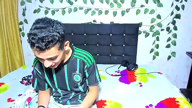 Alexander and Xiao online show from December 9, 2024, 2:02 am