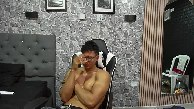 chriss jones1 online show from September 26, 2025, 9:08 pm