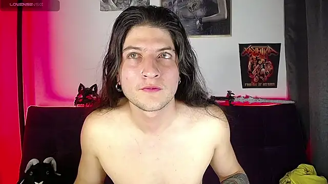 Snapshot of blckwolf_6 chatting on January 14, 2025, 12:33 am blckwolf 6 online show from January 14, 2025, 12:33 am